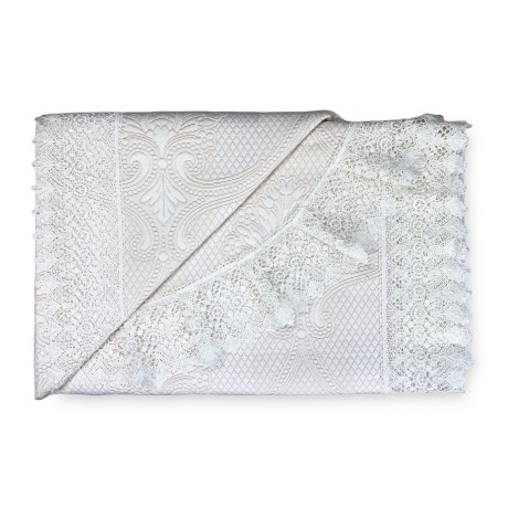 Colcha y fundas de almohada con encaje de macramé