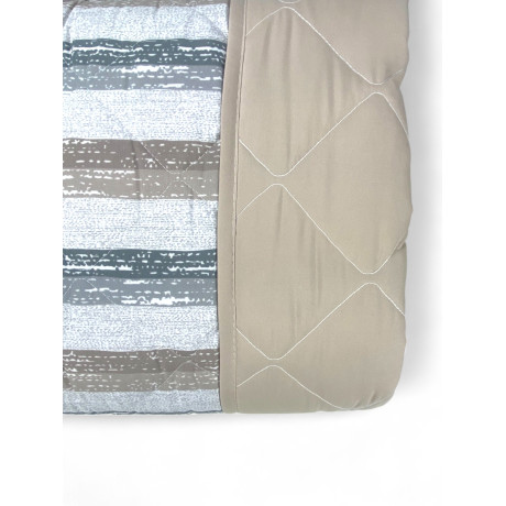 Courtepointe légère avec bordure beige unie et matelassage en losange