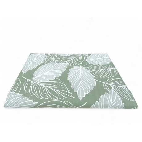 Toalla de hoja verde doblada y empaquetada