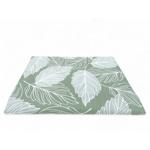 Serviette en feuilles vertes pliée et emballée