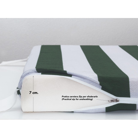 Memory foam pillow 40x60x7 cm with white/green cover combined with the topper